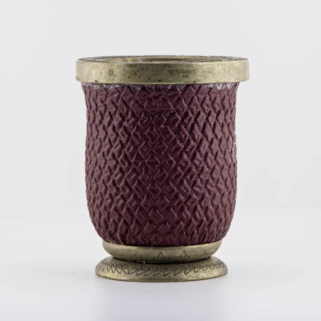 Mate de algarrobo forrado con virola y base de zamak tallada